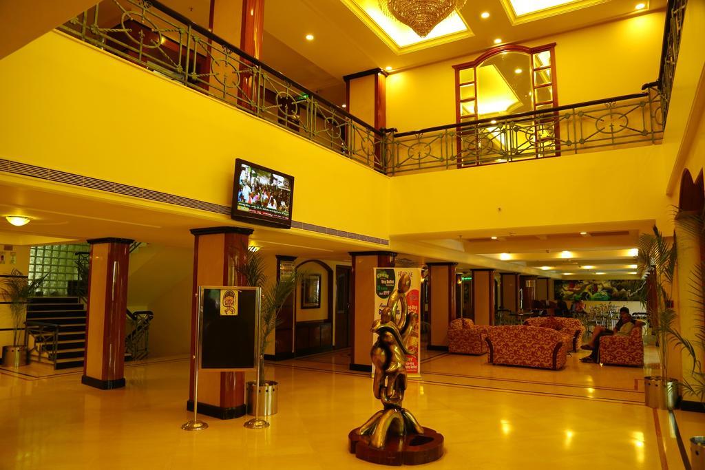 Kences Hotel -Opp Apsrtc Bus Stand Tirupati Extérieur photo