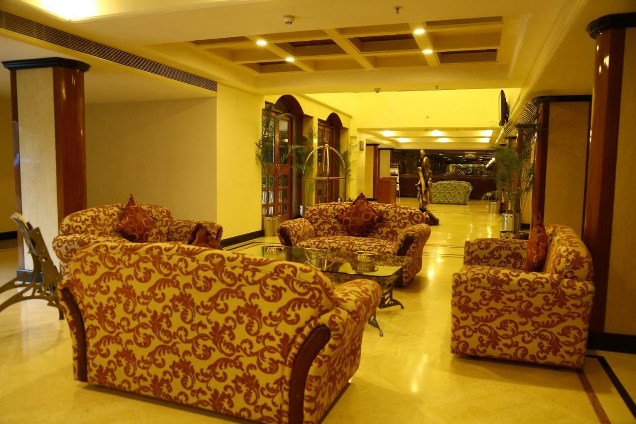 Kences Hotel -Opp Apsrtc Bus Stand Tirupati Extérieur photo